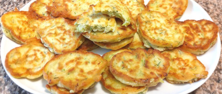 Pancakes aux courgettes - Recette en vidéo