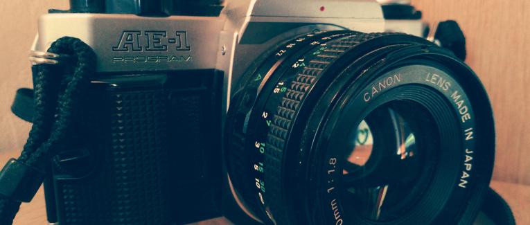 Derrière les clichés.