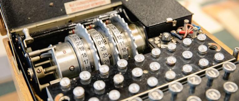 Énigmes, devinettes et jeux de mots...