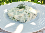 Salade de concombre au yaourt et à l'aneth - Recette en vidéo