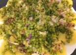 Salade de maquereau fumé au poivre aux pommes de terre et petits pois - Recette en vidéo