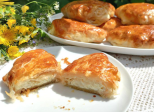 Feuilletés au fromage frais avec de la pâte filo maison (Placinte impaturite cu branza)