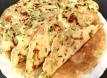 Crêpes aux courgettes et aux pommes de terre - Recette en vidéo