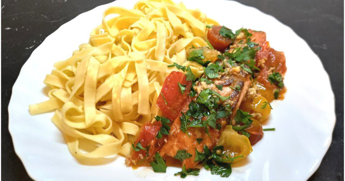 Pavés de saumon aux tomates cerises - Recette en vidéo 
