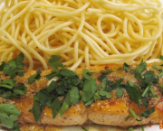 Pavés de saumon poêlés, sauce au citron et à la crème fraîche