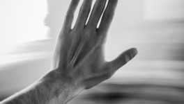 Les escalades symétriques sont elles irréversibles ?