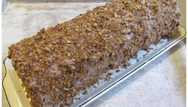 Bûche de Noël roulée au praliné