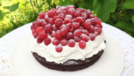 Gâteau facile chocolat framboises chantilly - Recette en vidéo 