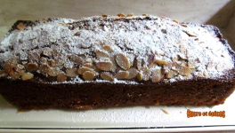 Cake pêches-amandes