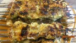 Brochettes de poulet mariné au yaourt et épices