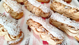 Eclairs à la chantilly pralinée - Recette en vidéo
