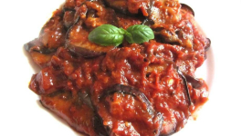 Aubergines grillées en sauce tomates