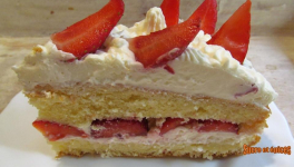 Gâteau facile aux fraises et à la chantilly