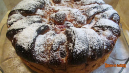 Brioche aux griottes en forme de fleur (Cozonac)