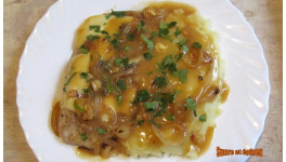 Escalopes de porc aux oignons et fromage