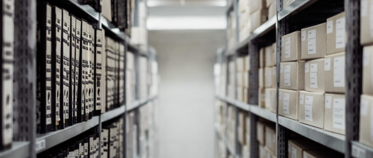 Défi : un polar des années 50 entre un gendarme et une archiviste