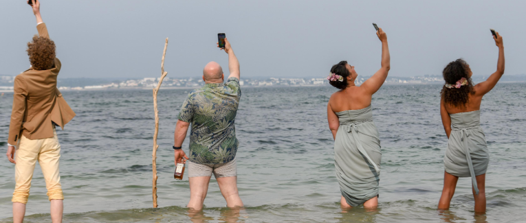 Selfie (2019) Thomas Bidegain, Marc Fitoussi, Tristan Aurouet, Cyril Gelblat et Vianney Lebasque