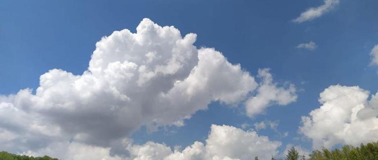 Et un nuage passe