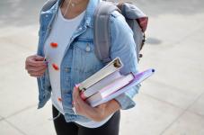 Trouver votre logement étudiant et demander votre bourse : le mode d’emploi & le calendrier