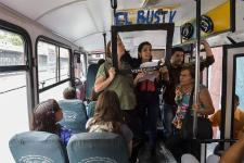 El Bus TV : L’information quoi qu’il en coûte