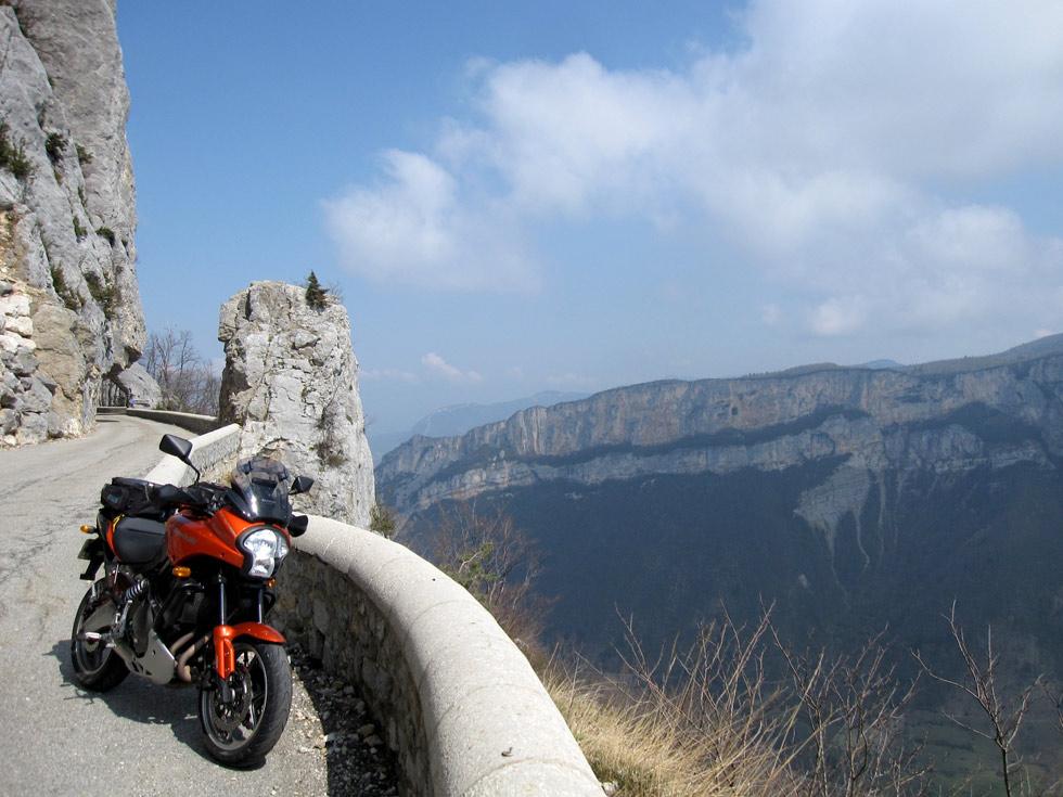 Le Vercors en moto ! Oui mais en respectant les autres !