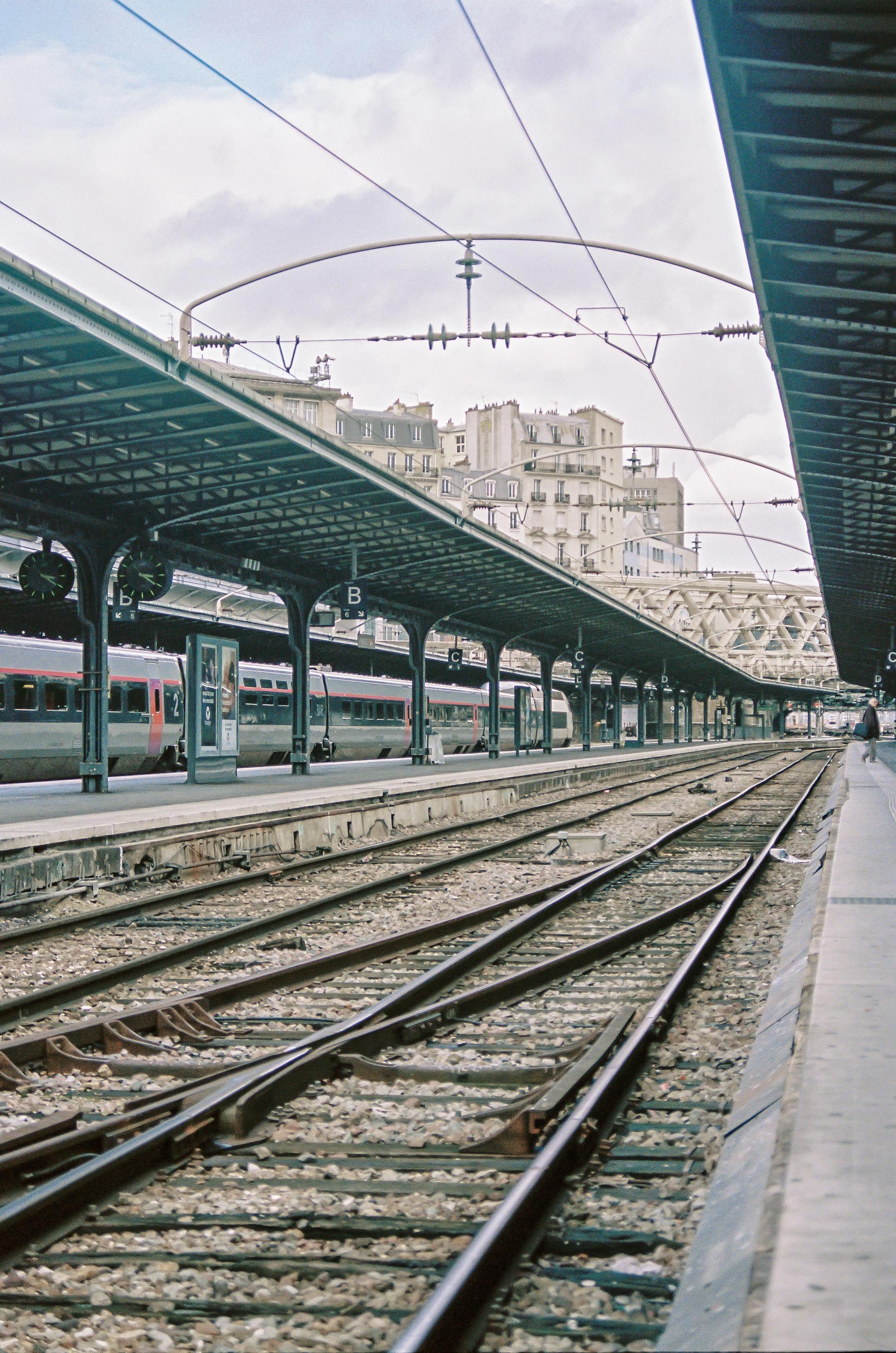 GARE DE LYON, AU CROISEMENT DES GENERATIONS