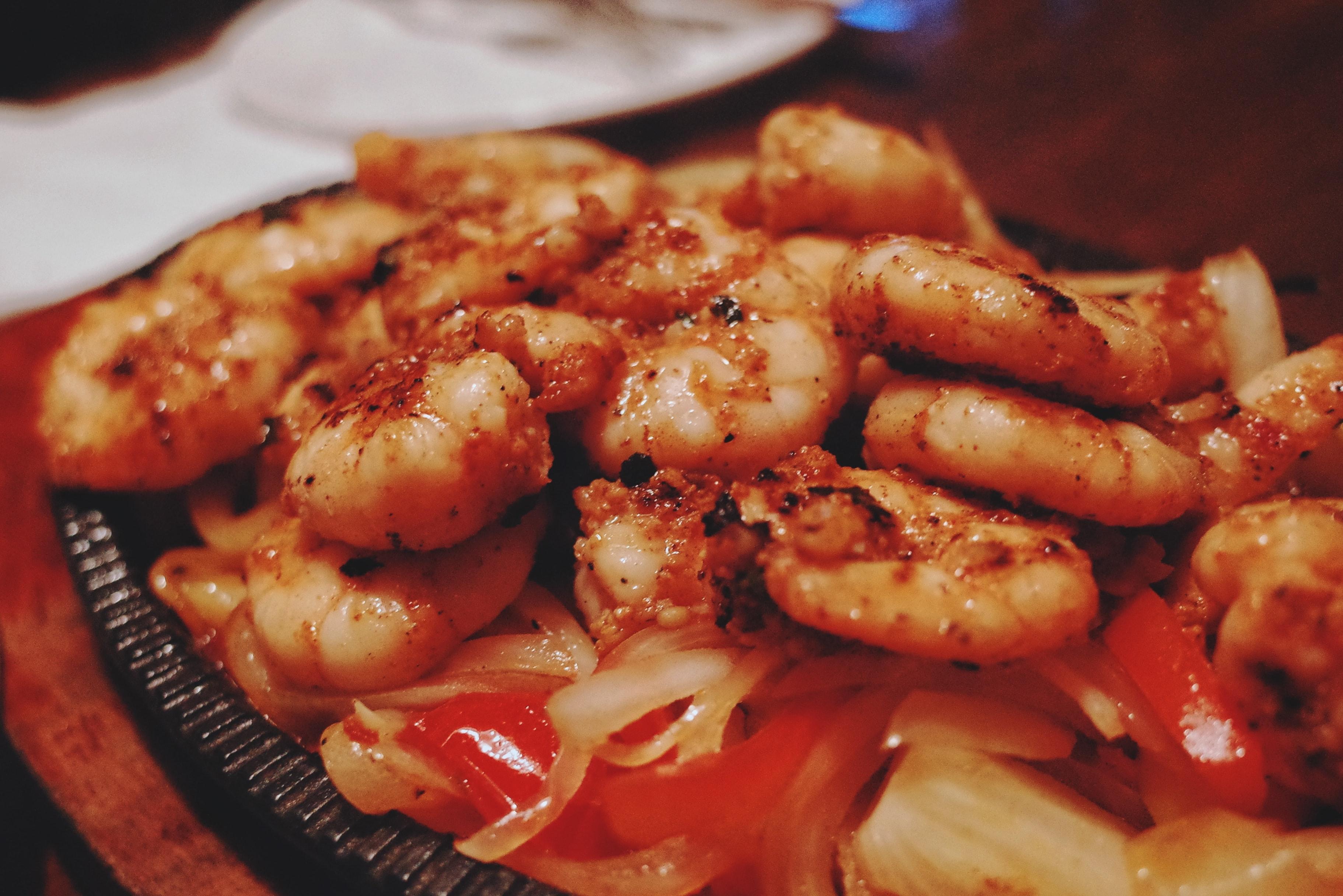 Crevettes cuites au four au miel et épices Cajun