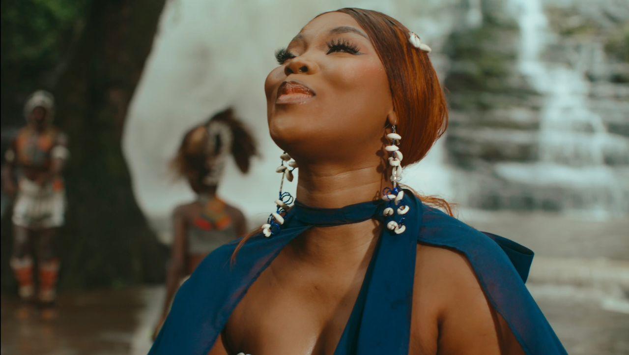 CRITIQUE / Plus haut’’ de la Diva Layo Roseline...